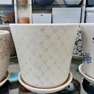 White & Diamond Design Ceramic Pot