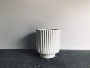 Dark affinity ceramic white pot (Small)