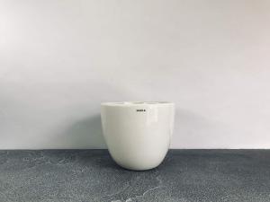 Echoing Eternity slim ceramic pot medium (White)